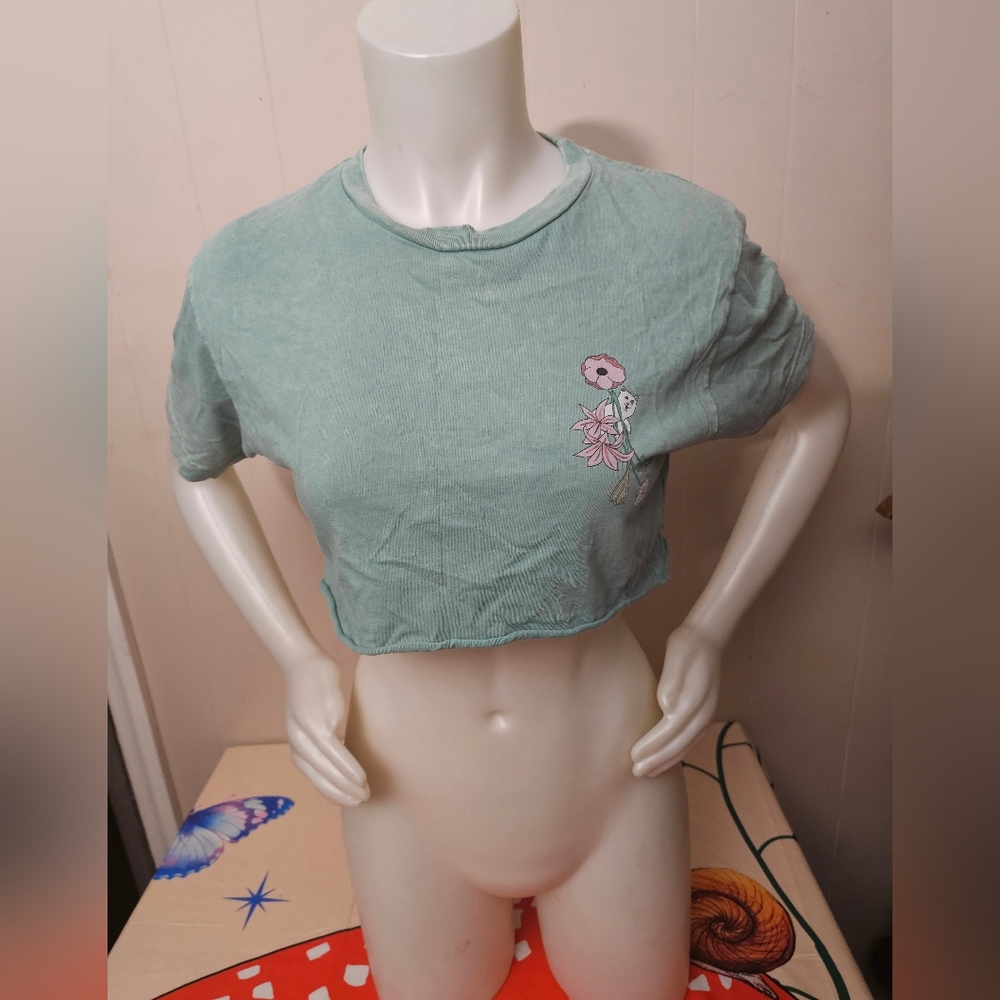 Ripndip cat crop top size small.